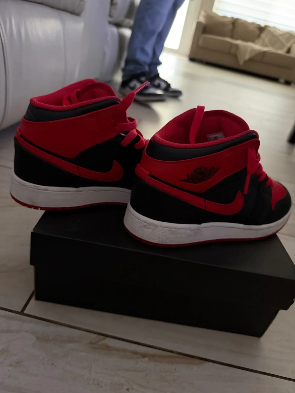 AIR JORDAN 1 MID